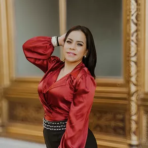 Luz Elena Reyes - Empresaria y Coach de Empoderamiento Femenino